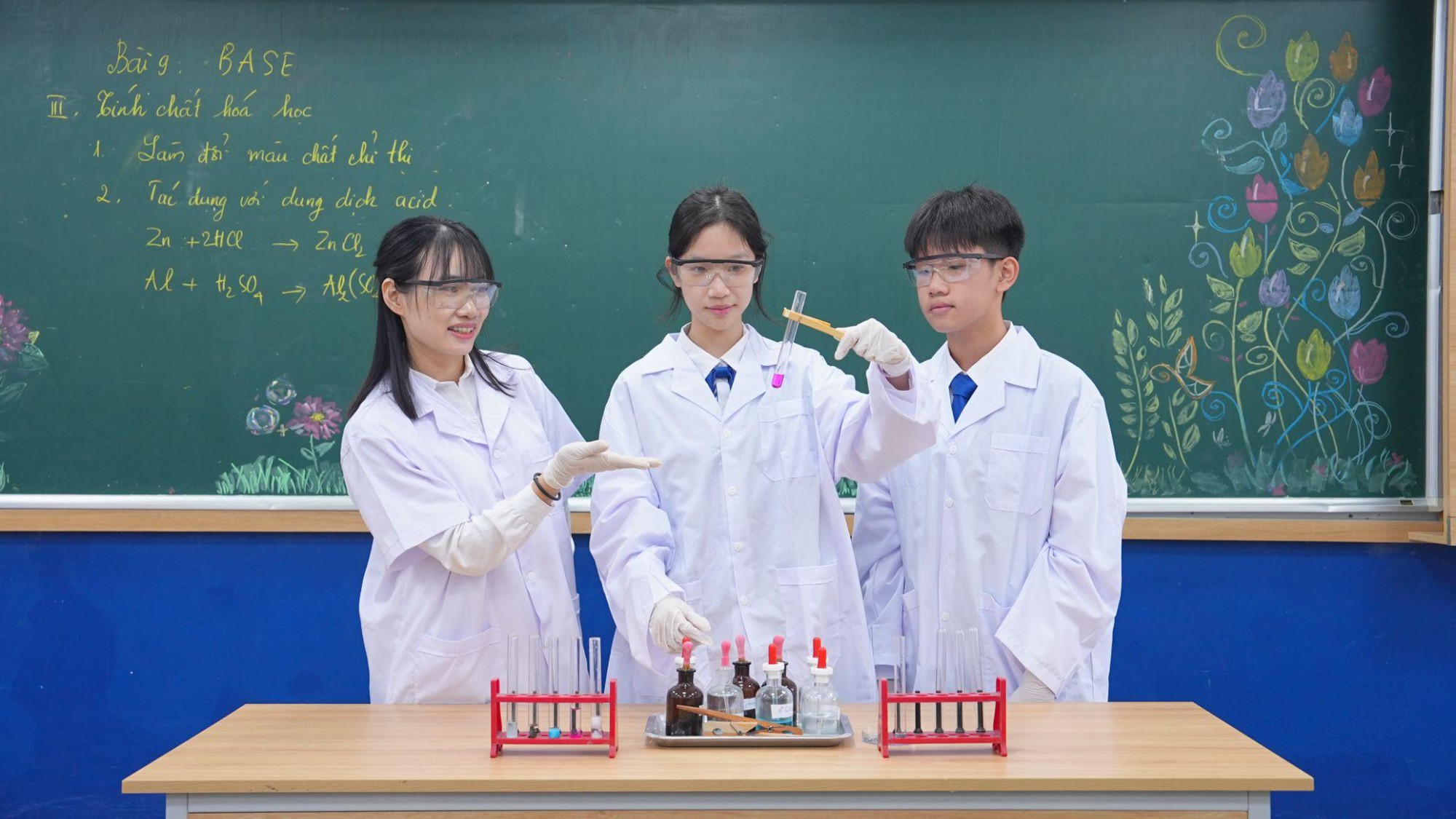 Trường THCS Lý Thái Tổ lựa chọn E-STEM như một hướng đi chiến lược trong giáo dục hội nhập- Ảnh 1. Trường THCS Lý Thái Tổ lựa chọn E-STEM như một hướng đi chiến lược trong giáo dục hội nhập- Ảnh 1.