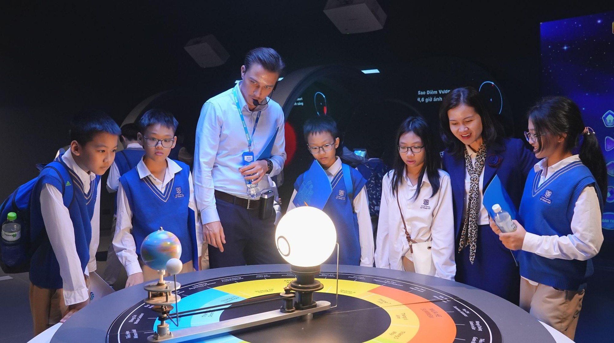 Trường THCS Lý Thái Tổ lựa chọn E-STEM như một hướng đi chiến lược trong giáo dục hội nhập- Ảnh 2. Trường THCS Lý Thái Tổ lựa chọn E-STEM như một hướng đi chiến lược trong giáo dục hội nhập- Ảnh 2.