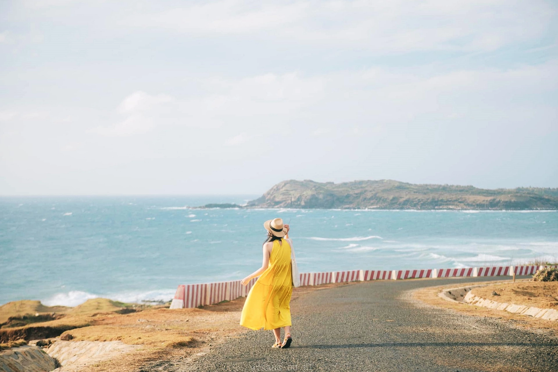 Kh&ocirc;ng phải Ph&uacute; Quốc, đ&acirc;y mới l&agrave; điểm du lịch biển lọt Top 10 nơi đ&aacute;ng đến nhất Đ&ocirc;ng Nam &Aacute; 2026 do nước ngo&agrave;i b&igrave;nh chọn: Nước xanh như ngọc, hải sản vừa rẻ vừa tươi r&oacute;i- Ảnh 5.