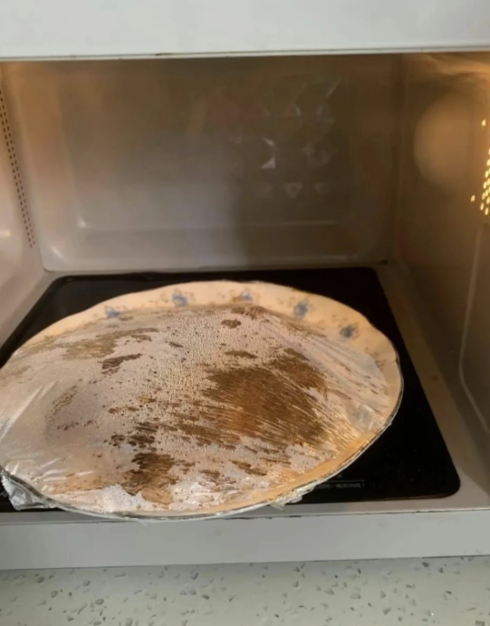 T&ocirc;i khuy&ecirc;n bạn: Nhiều tiền hay &iacute;t tiền cũng ĐỪNG MUA 4 m&oacute;n đồ bếp độc hại n&agrave;y- Ảnh 3.