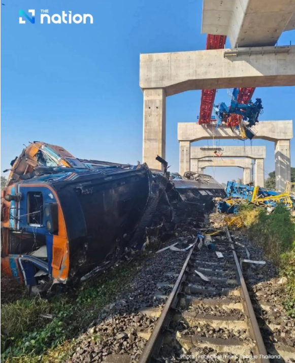 Th&aacute;i Lan: Cần cẩu đổ sập xuống đo&agrave;n t&agrave;u đang chạy, &iacute;t nhất 22 người thiệt mạng- Ảnh 1.