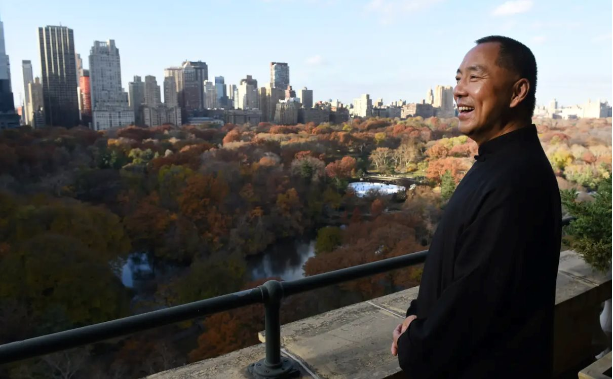 &ldquo;Cho&aacute;ng&rdquo; với khối t&agrave;i sản h&agrave;ng trăm triệu USD của tỷ ph&uacute; lừa đảo, nước Mỹ thanh l&yacute; 3 năm vẫn chưa hết- Ảnh 2.