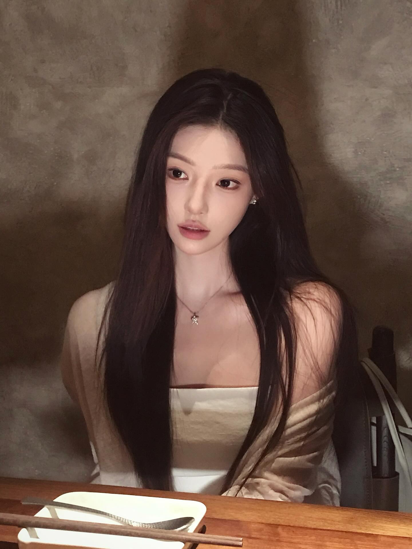 Hot girl kh&ocirc;ng bị lu mờ trước nữ thần Kpop: Visual như b&uacute;p b&ecirc; nhưng mặt mộc mới đỉnh- Ảnh 3.