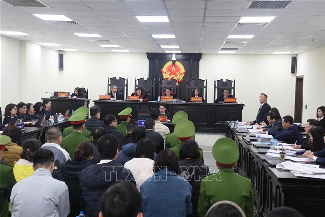 Chủ tịch C&ocirc;ng ty Z Holding bị tuy&ecirc;n phạt 30 năm t&ugrave;- Ảnh 1.