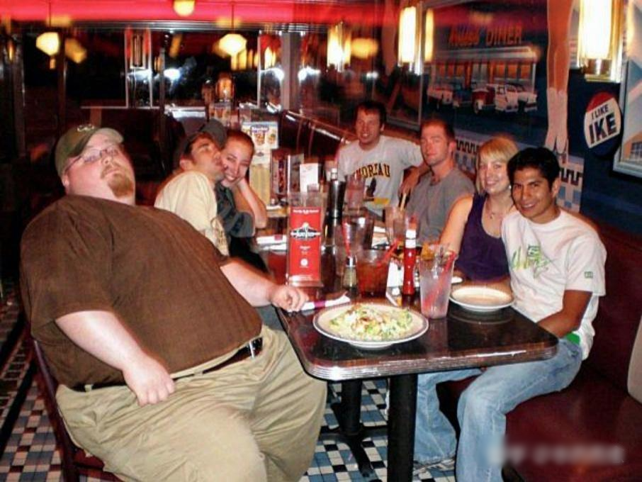 Ăn chay qu&aacute; k&igrave; diệu: &ldquo;Nh&agrave; v&ocirc; địch giảm c&acirc;n&rdquo; giảm 125kg nhờ loại bỏ một thứ ra khỏi chế độ ăn h&agrave;ng ng&agrave;y- Ảnh 1.