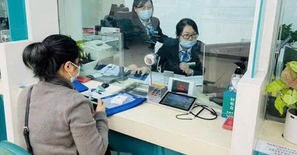 C&ocirc;ng an ph&aacute;t cảnh b&aacute;o n&oacute;ng đến người gửi tiền tiết kiệm- Ảnh 1.