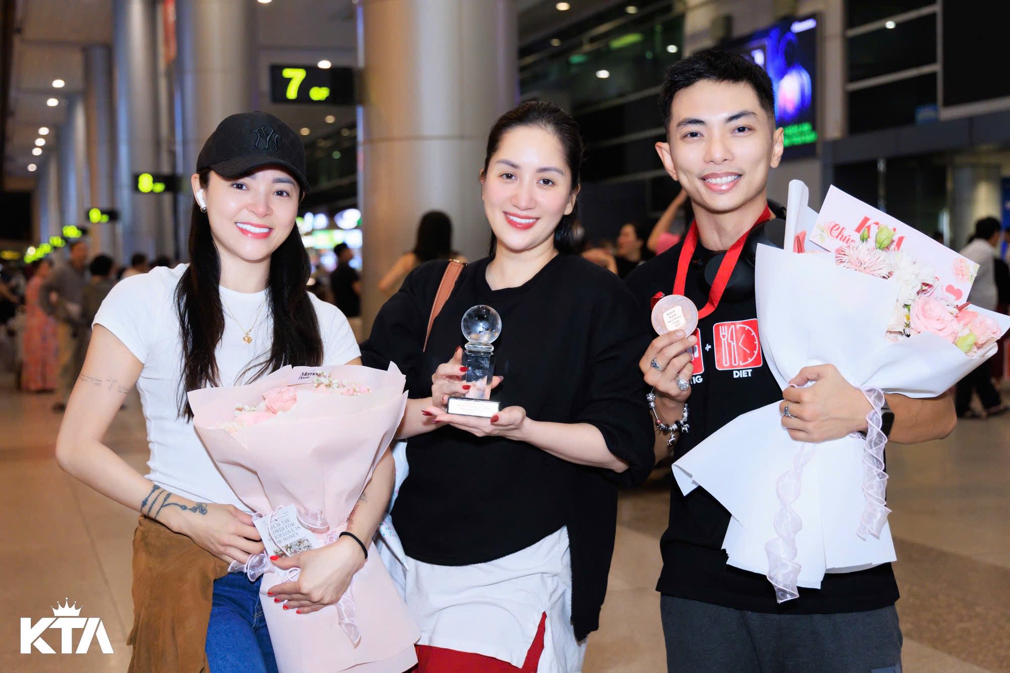 Kh&aacute;nh Thi nhắc nhở Thu Hương - bạn nhảy của Phan Hiển: 