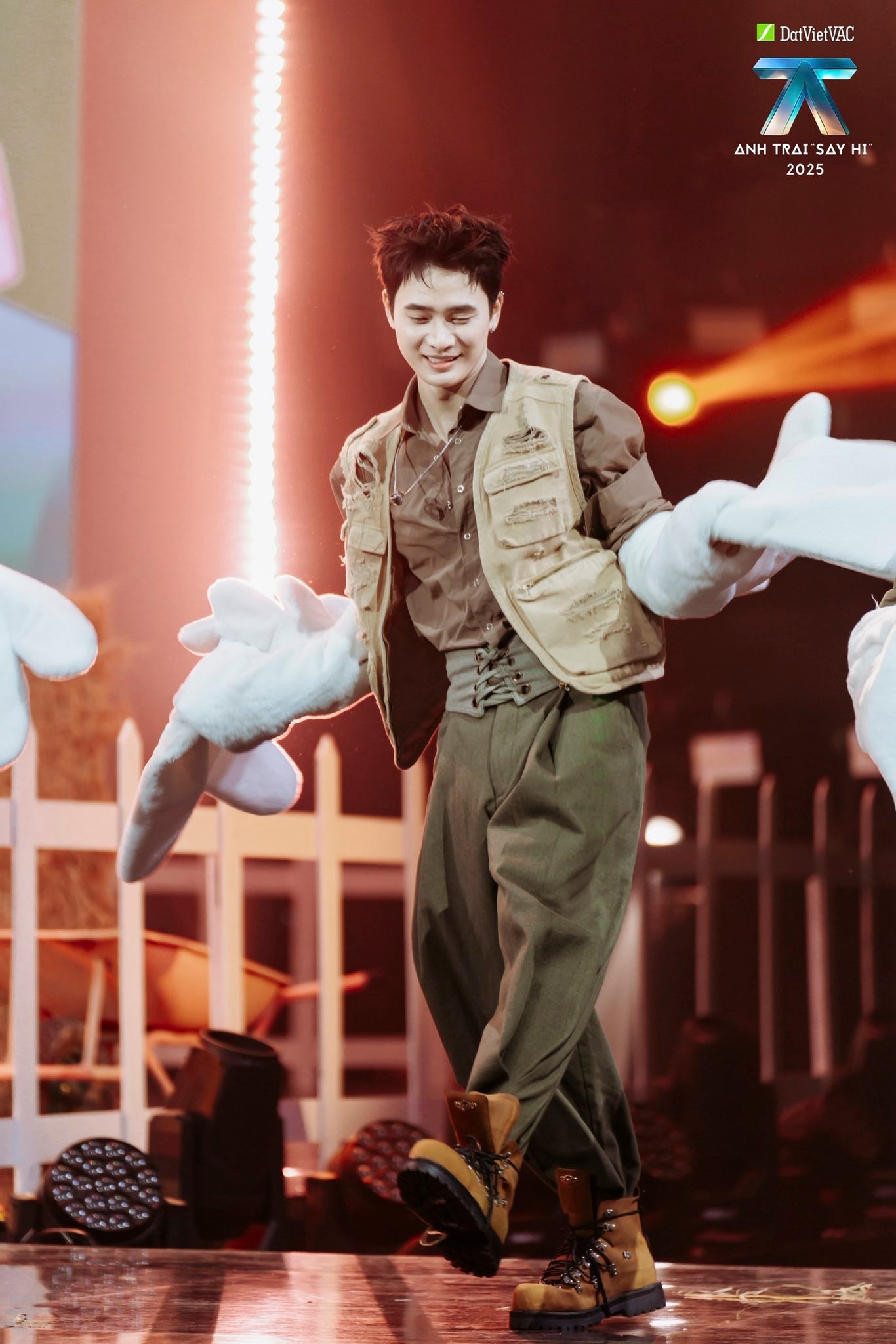 Sao nam Vbiz bị b&oacute;c comment gọi fan l&agrave; &ldquo;ch&uacute;ng n&oacute;&rdquo;, cả Threads như &ldquo;nổi đi&ecirc;n&rdquo;- Ảnh 5.