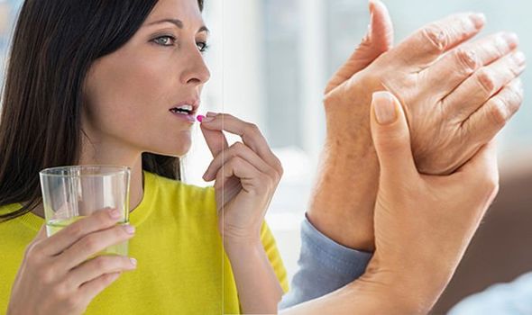 Uống vitamin buổi s&aacute;ng khiến nhiều người ph&iacute; c&ocirc;ng v&ocirc; &iacute;ch: 3 loại vitamin chuy&ecirc;n gia khuy&ecirc;n n&ecirc;n tr&aacute;nh uống khi mới ngủ dậy- Ảnh 3.