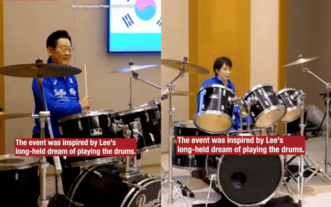 2 ca kh&uacute;c được Tổng thống H&agrave;n Quốc v&agrave; Thủ tướng Nhật Bản biểu diễn- Ảnh 1.