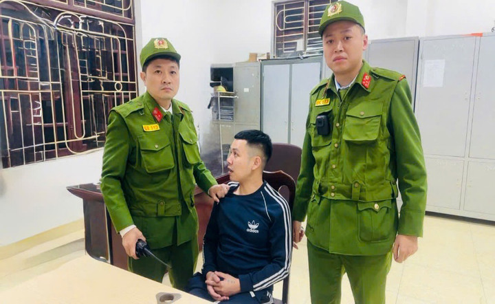 C&ocirc;ng an H&agrave; Nội bắt kẻ đốt nh&agrave; trọ do m&acirc;u thuẫn t&igrave;nh cảm- Ảnh 1.