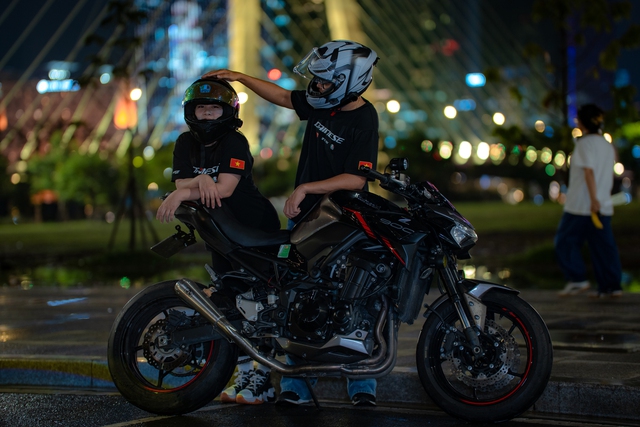 VIDEO "Thu&ecirc; trai đẹp l&aacute;i m&ocirc; t&ocirc;" - khi trải nghiệm được b&aacute;n theo ph&uacute;t: Đẹp, cảm gi&aacute;c lạ nhưng c&oacute; &ldquo;sớm t&agrave;n&rdquo;?- Ảnh 3.