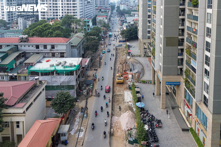 Cận cảnh loạt nh&agrave; 'si&ecirc;u mỏng, si&ecirc;u m&eacute;o' tr&ecirc;n đường đang mở rộng ở H&agrave; Nội- Ảnh 7.