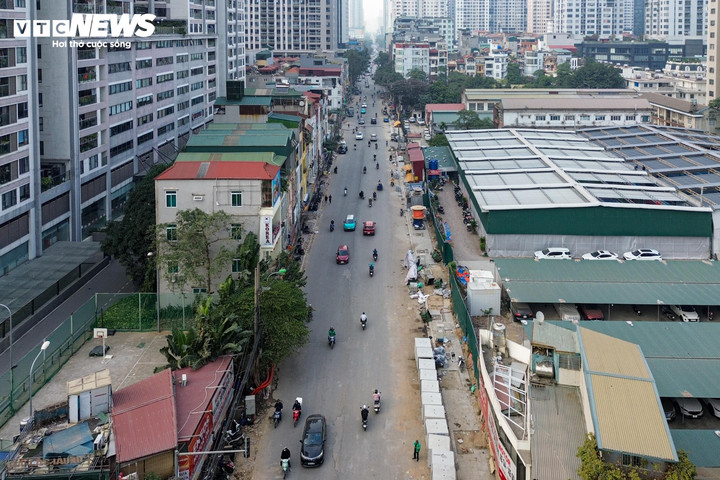 Cận cảnh loạt nh&agrave; 'si&ecirc;u mỏng, si&ecirc;u m&eacute;o' tr&ecirc;n đường đang mở rộng ở H&agrave; Nội- Ảnh 28.