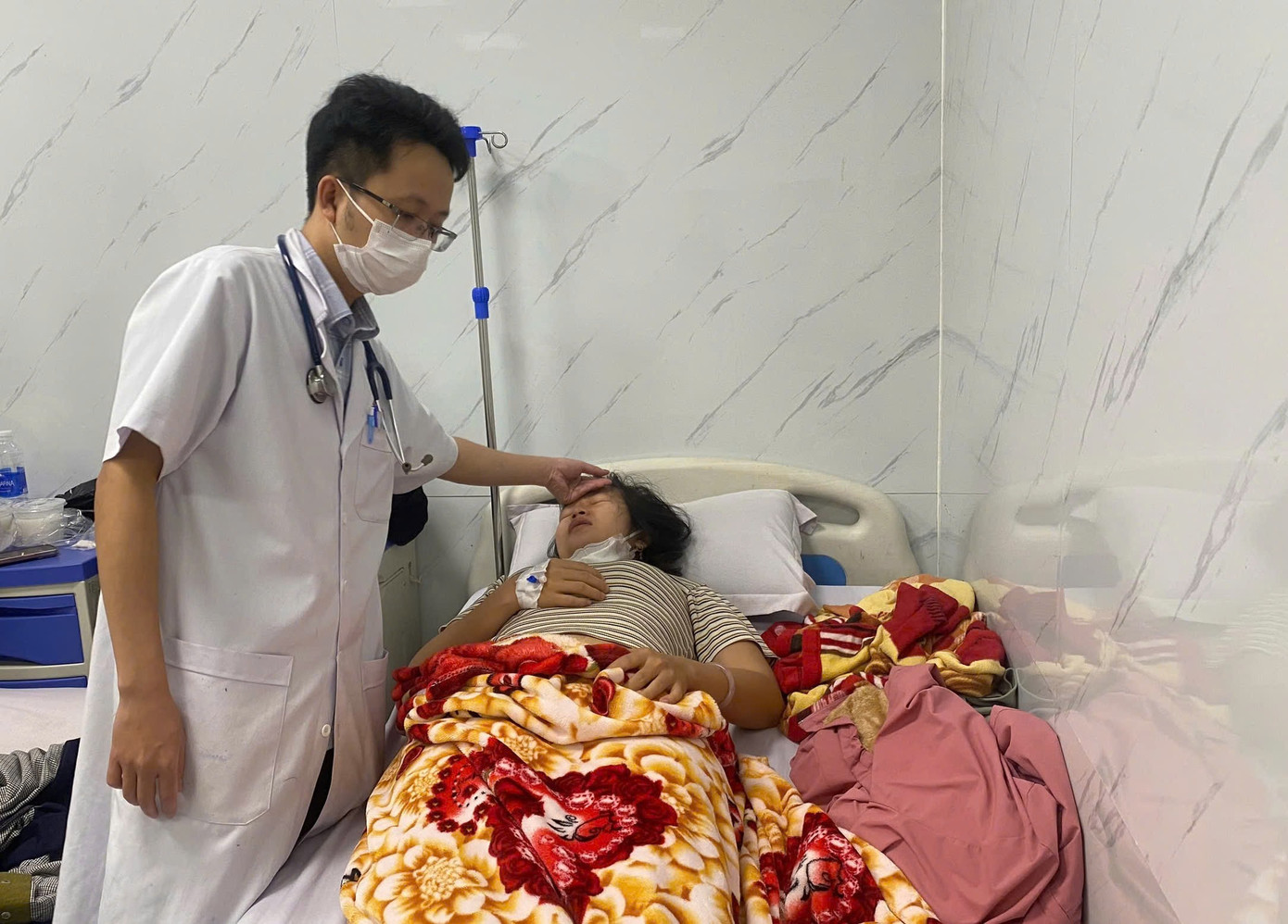 Gây ra hàng trăm ca ngộ độc, một chủ cửa hàng bánh mì bị đề xuất phạt hơn 200 triệu đồng- Ảnh 1.