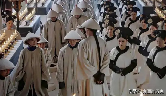 C&agrave;n Long chết, Gia Kh&aacute;nh gọi gấp 1 l&atilde;o thần về triều: H&ograve;a Th&acirc;n vừa nghe t&ecirc;n đ&atilde; bật kh&oacute;c 'Ta hết đời rồi'- Ảnh 1.