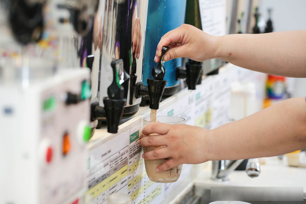 Nữ nh&acirc;n vi&ecirc;n văn ph&ograve;ng suy thận giai đoạn cuối: Trước uống loại nước n&agrave;y 2 lần mỗi ng&agrave;y, giờ chạy thận 3 lần/tuần- Ảnh 1.