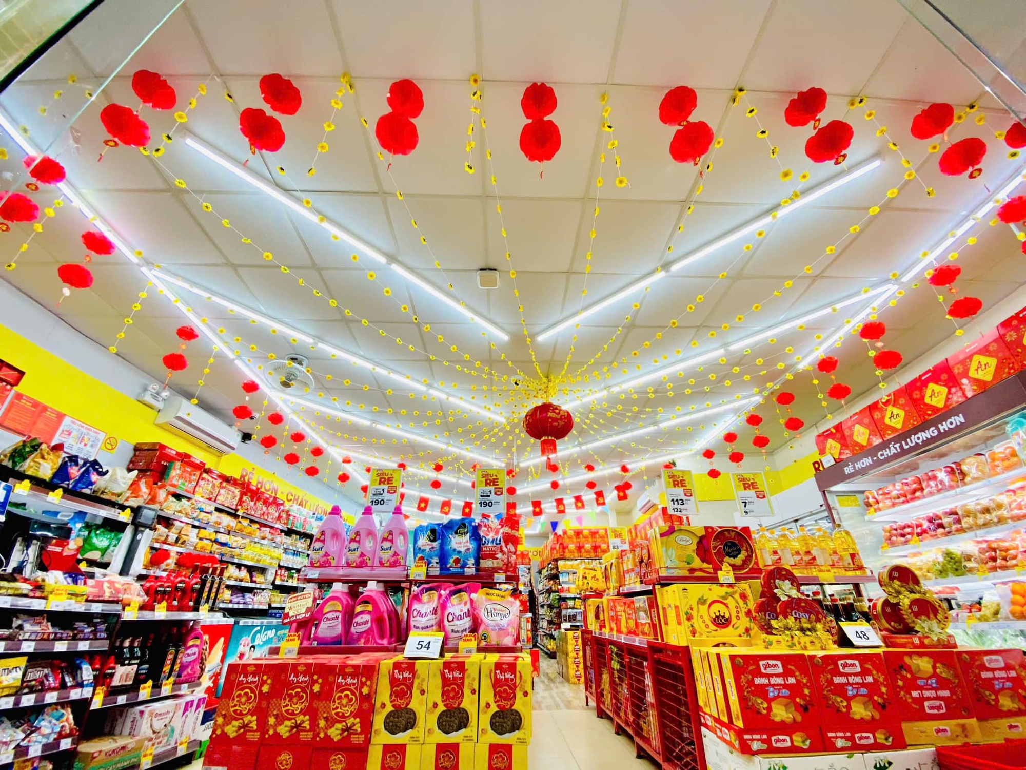 C&ograve;n hơn 1 th&aacute;ng mới đến Tết B&iacute;nh Ngọ 2026, c&aacute;c si&ecirc;u thị đ&atilde; 'tổng lực' k&iacute;ch cầu, c&oacute; nơi giảm mạnh 50% - gi&aacute; trị h&agrave;ng h&oacute;a t&iacute;ch trữ l&ecirc;n đến 26.000 tỷ đồng- Ảnh 3.