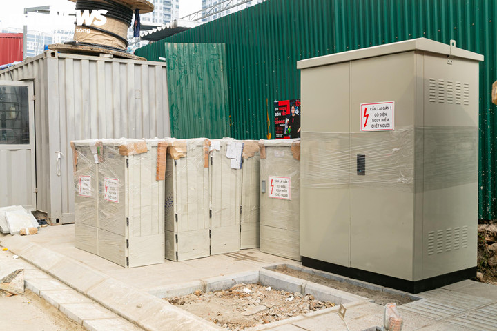 Cận cảnh loạt nh&agrave; 'si&ecirc;u mỏng, si&ecirc;u m&eacute;o' tr&ecirc;n đường đang mở rộng ở H&agrave; Nội- Ảnh 22.