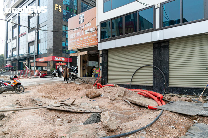 Cận cảnh loạt nh&agrave; 'si&ecirc;u mỏng, si&ecirc;u m&eacute;o' tr&ecirc;n đường đang mở rộng ở H&agrave; Nội- Ảnh 20.