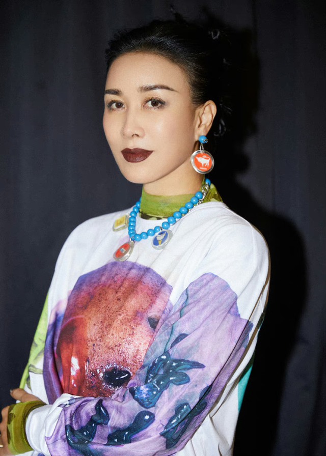 Nữ ca sĩ được v&iacute; như "quốc bảo &acirc;m nhạc": Bị tẩy chay v&igrave; văng tục, vướng scandal nghi&ecirc;m trọng đ&agrave;i quốc gia xo&aacute; sổ- Ảnh 3.