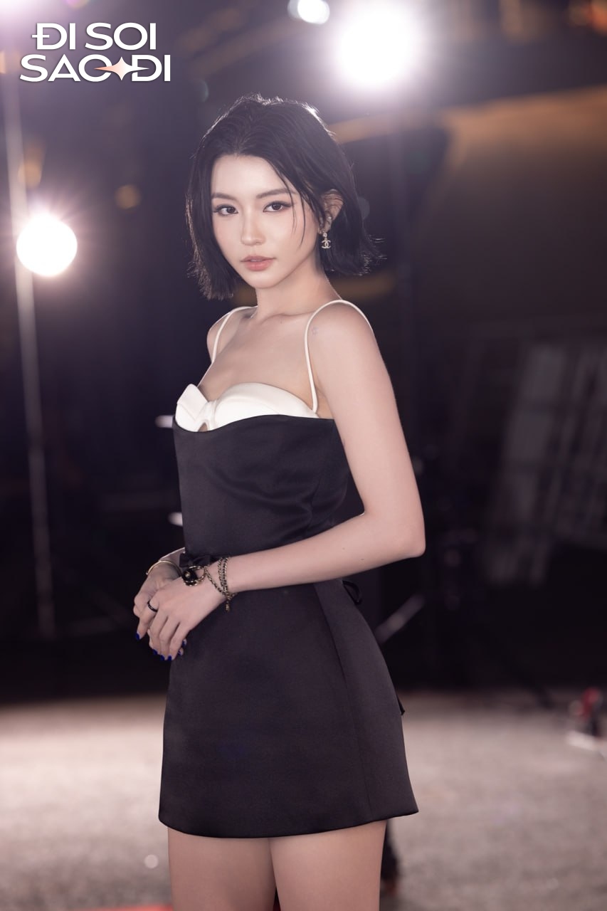 Đại tiệc nhan sắc trên du thuyền 5 sao hot nhất đêm nay: Dàn mỹ nhân, phú bà đổ bộ, không giật spotlight không về!- Ảnh 9.