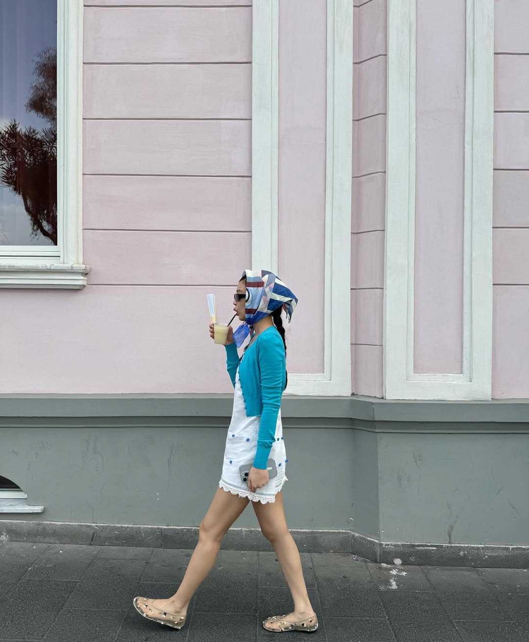 Mỹ nh&acirc;n thấp b&eacute; nhưng mặc g&igrave; cũng sang, đến hơi thở cũng kh&iacute; chất: Cả showbiz c&oacute; đ&uacute;ng 1 người!- Ảnh 14.