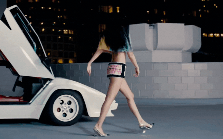 Mỹ nh&acirc;n thấp b&eacute; nhưng mặc g&igrave; cũng sang, đến hơi thở cũng kh&iacute; chất: Cả showbiz c&oacute; đ&uacute;ng 1 người!- Ảnh 1.