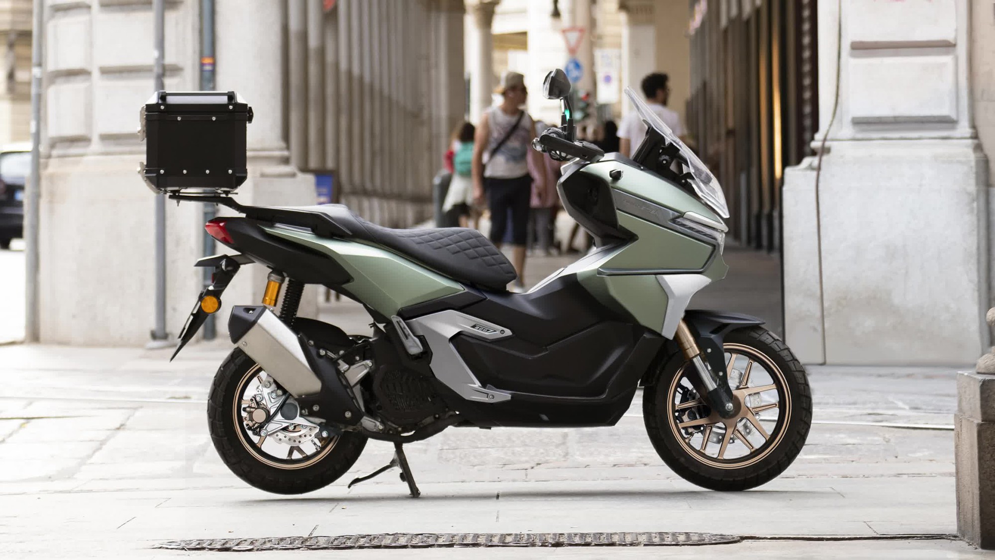 Nhẹ hơn đối thủ gần 40kg, mẫu xe tay ga 'độc lạ' n&agrave;y liệu c&oacute; l&agrave;m n&ecirc;n chuyện trước Honda v&agrave; Yamaha?- Ảnh 6.