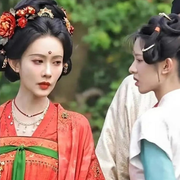 Đến ạ mỹ nh&acirc;n đ&atilde; gi&agrave; trước tuổi c&ograve;n đ&oacute;ng thiếu nữ 14: Người gầy như bộ xương kh&ocirc;, ch&ecirc; l&agrave; ch&ecirc; rất nhiều- Ảnh 2.