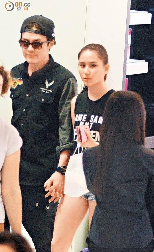 Sự hết thời của 1 Anh Trai Ch&ocirc;ng Gai: Từng khiến con g&aacute;i đại gia đi&ecirc;n đảo, giờ về qu&ecirc; đi h&aacute;t đ&aacute;m cưới dạo- Ảnh 2.