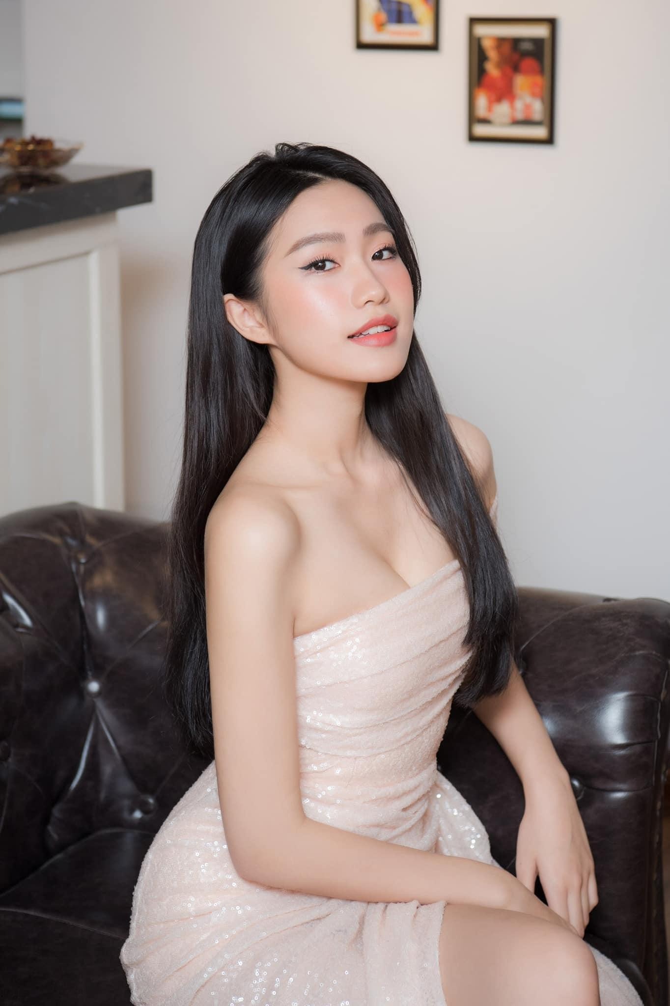 Tiểu thư H&agrave; th&agrave;nh kh&ocirc;ng ph&ocirc; trương đồ hiệu, chỉ m&ecirc; local brand: Đố ai t&igrave;m được 1 lần mặc xấu- Ảnh 1.