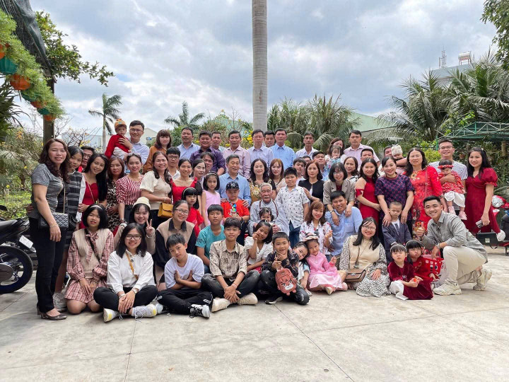 Bộ ảnh đại gia đ&igrave;nh Gia Lai gần 100 người g&acirc;y sốt v&igrave; được chụp đều đặn 22 năm- Ảnh 5.