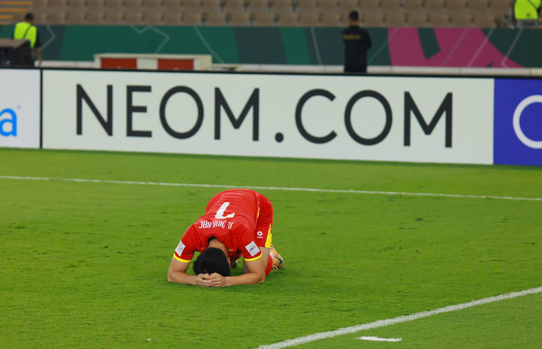 Sao trẻ 18 tuổi L&ecirc; Ph&aacute;t 