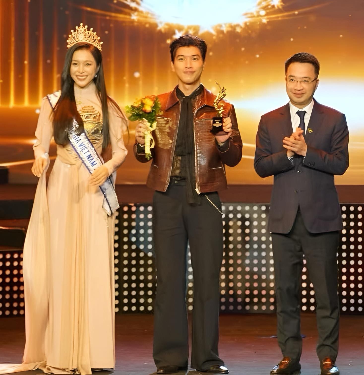 Nam nghệ sĩ Vbiz đắt show bậc nhất, được Bộ VHTTDL vinh danh: N&oacute;i 1 c&acirc;u ủng hộ ngay 400 triệu đồng- Ảnh 6.