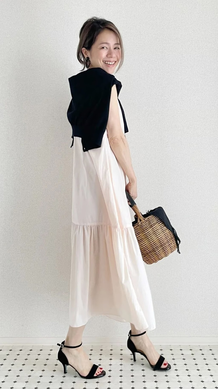 Người phụ nữ xấu x&iacute; lột x&aacute;c xinh đẹp nhờ 13 năm chụp ảnh selfie để 'sửa m&igrave;nh'- Ảnh 5.