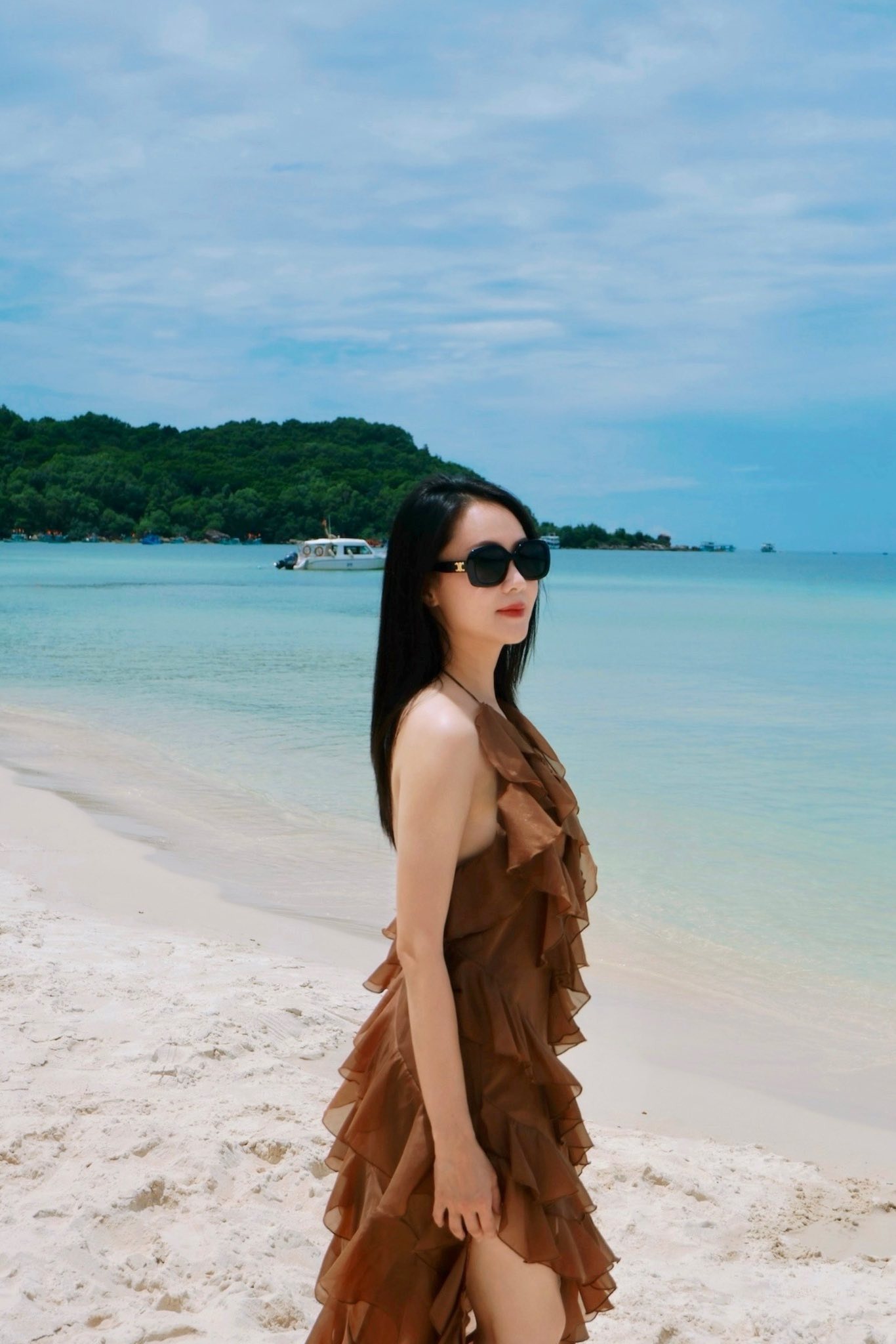 Mỹ nh&acirc;n được cả showbiz n&acirc;ng niu như b&aacute;u vật, 42 tuổi vẫn l&agrave; 