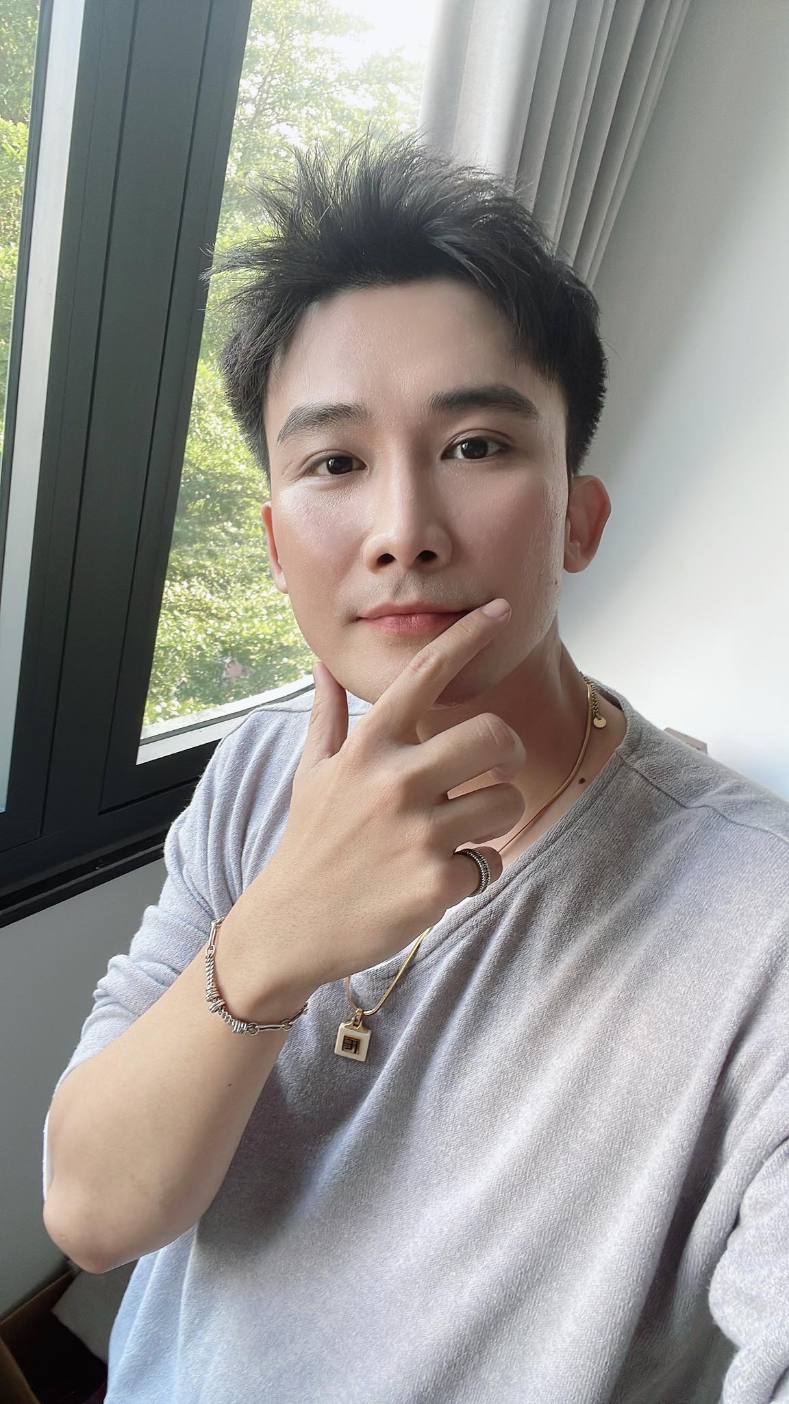 "Ho&agrave;ng tử lai" Vbiz từng l&agrave; Ủy vi&ecirc;n được cả nước nhớ mặt, 20 năm vẫn đẹp trai s&aacute;ng ngời- Ảnh 7.