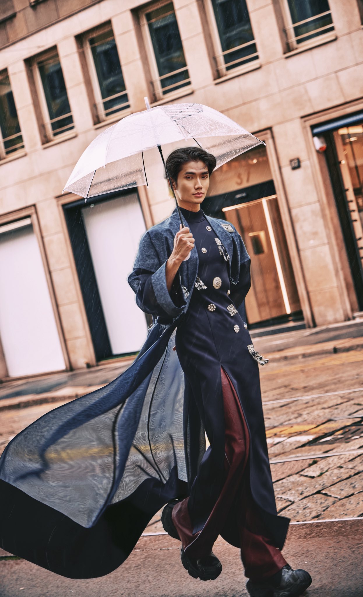 Qu&aacute; khứ từng l&agrave; ch&uacute; tiểu nặng gần trăm k&yacute; của ch&agrave;ng trai Việt trở th&agrave;nh hiện tượng thời trang tại Trung Quốc- Ảnh 12.