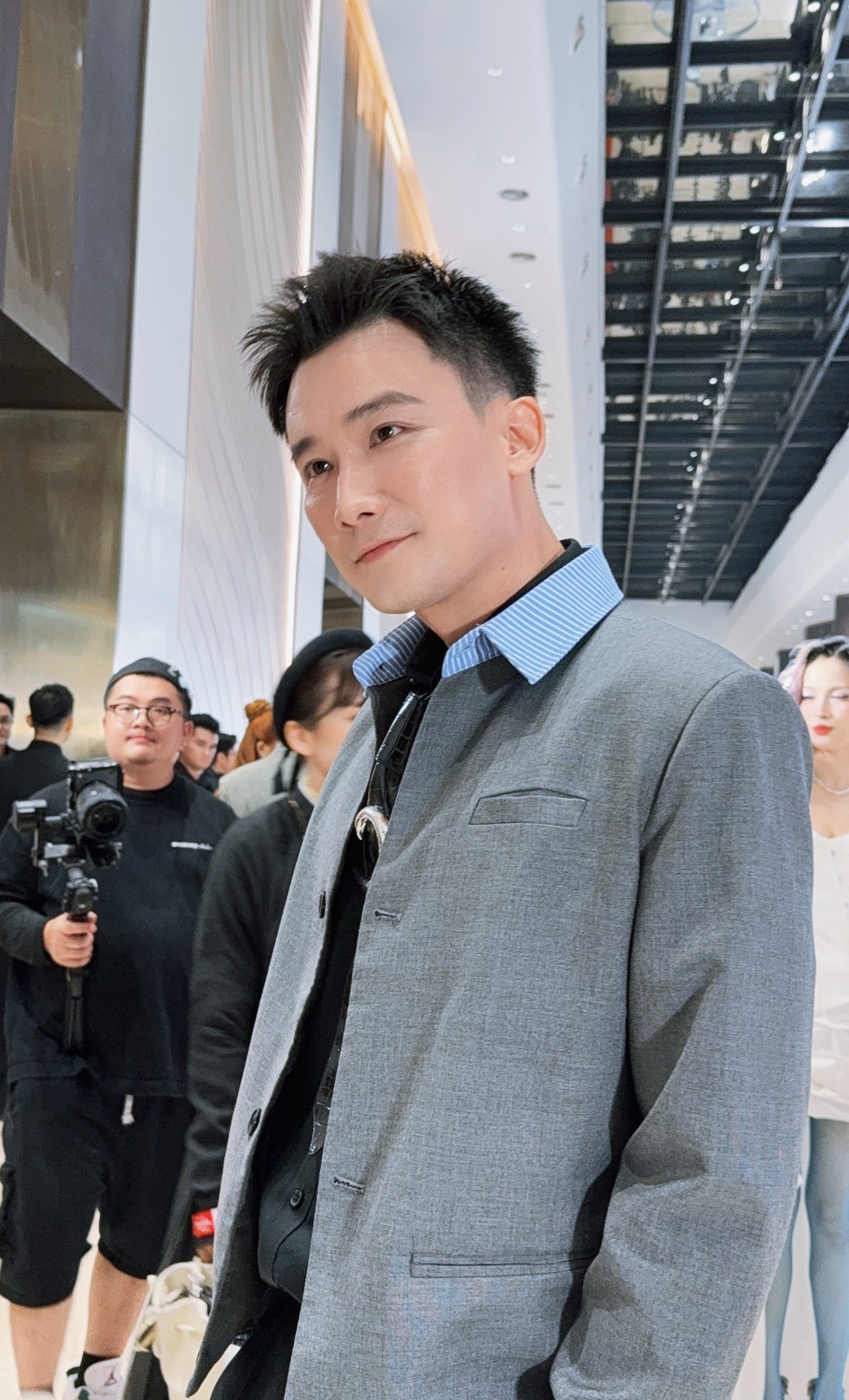 "Ho&agrave;ng tử lai" Vbiz từng l&agrave; Ủy vi&ecirc;n được cả nước nhớ mặt, 20 năm vẫn đẹp trai s&aacute;ng ngời- Ảnh 8.