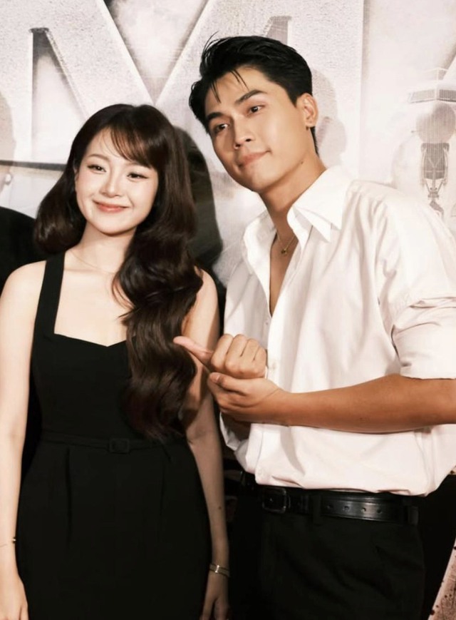 Cặp sao Vbiz c&ocirc;ng khai t&igrave;nh tứ khắp MXH: Cả đ&ocirc;i đẹp sang dữ dội, visual như đắp nguy&ecirc;n tảng kim cương- Ảnh 1.