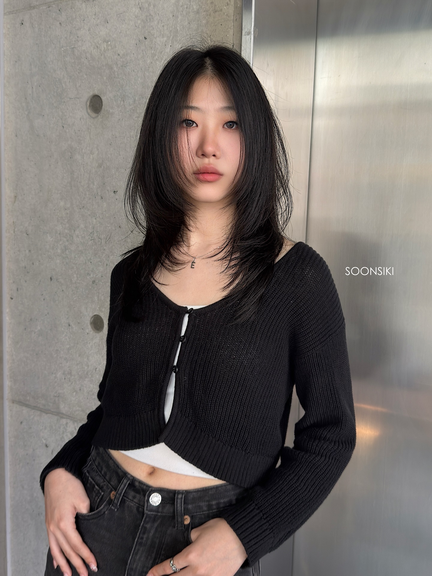 4 kiểu t&oacute;c kh&ocirc;ng cần nhuộm m&agrave;u vẫn rất trẻ, giữ nguy&ecirc;n m&agrave;u đen lại c&agrave;ng sang- Ảnh 8.