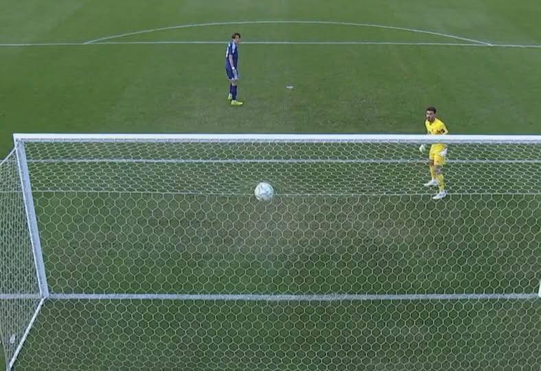 Thủ m&ocirc;n U23 Jordan đẩy penalty th&agrave;nh c&ocirc;ng vội ăn mừng, ai ngờ b&oacute;ng lăn ngược v&agrave;o lưới, đội nh&agrave; thua đau U23 Nhật Bản- Ảnh 2.