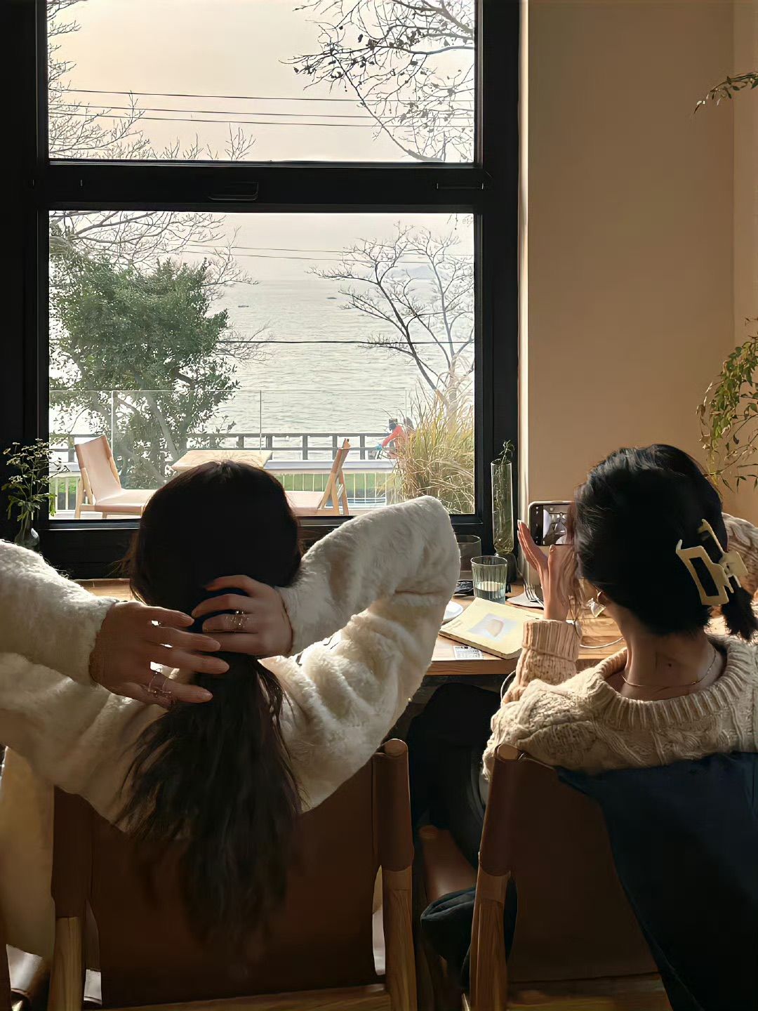 Lớn lên rồi mới hiểu, ngày xưa bố mẹ dặn tránh xa 5 kiểu người này là có lý do- Ảnh 1.