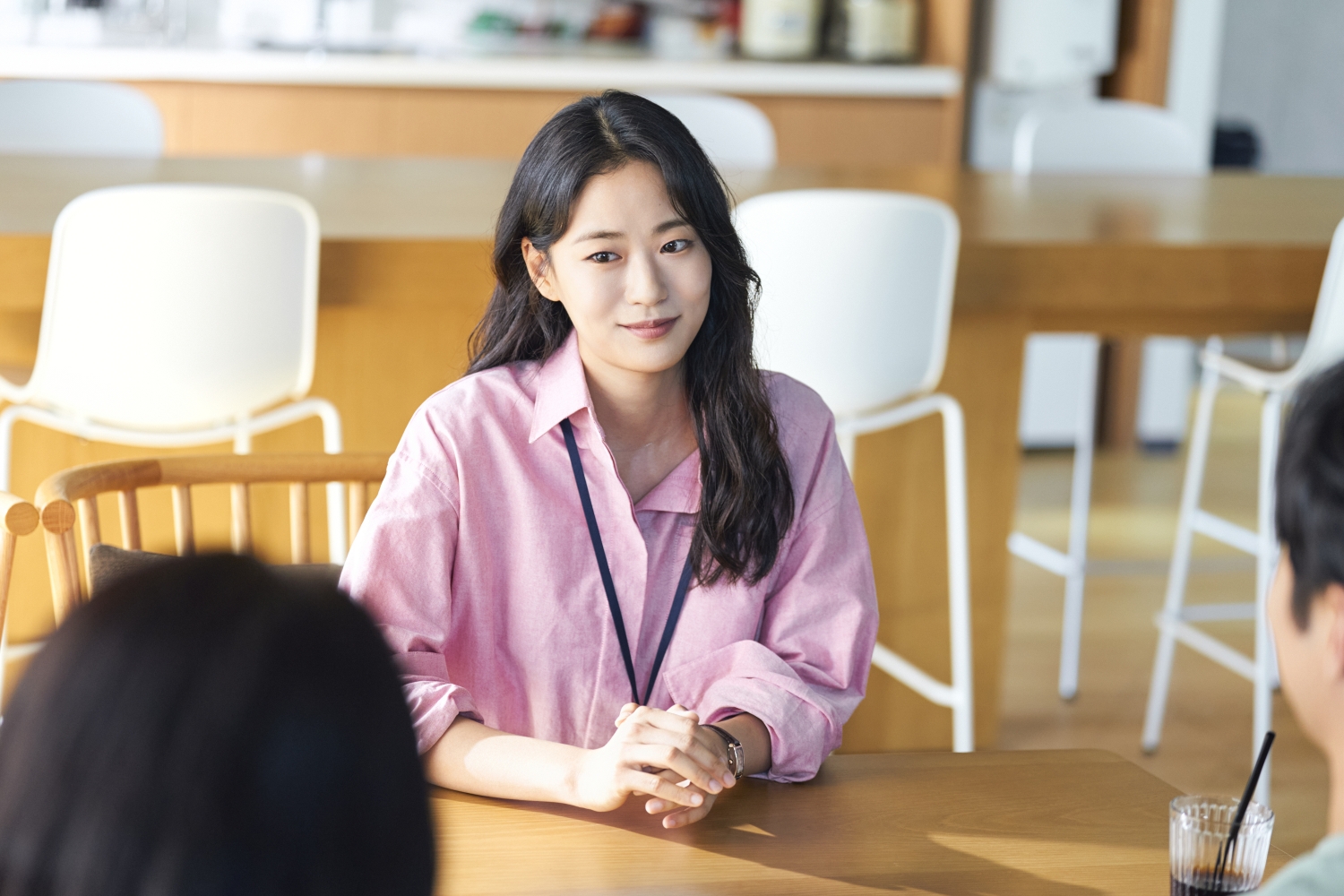 Mất cảm x&uacute;c với c&aacute;i đẹp th&igrave; đ&acirc;y l&agrave; phim H&agrave;n cho bạn: Cặp ch&iacute;nh c&ocirc;ng ch&uacute;a ho&agrave;ng tử, cảnh n&agrave;o cũng đậm m&ugrave;i tiền- Ảnh 9.