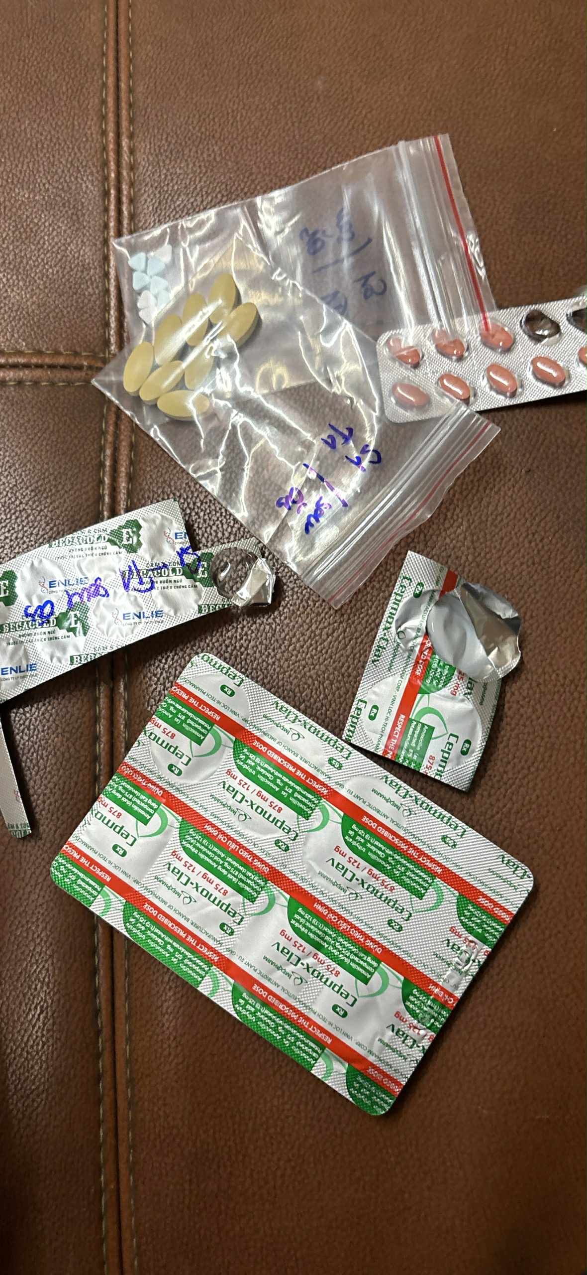 Su&yacute;t mất mạng v&igrave; tự &yacute; d&ugrave;ng kh&aacute;ng sinh khi bị vi&ecirc;m xoang: C&acirc;u chuyện của c&ocirc; g&aacute;i hơn 30 tuổi khiến nhiều người thức tỉnh- Ảnh 3.