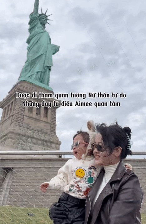 Kh&oacute;c ở Mỹ, ng&atilde; ở Paris..., c&ocirc; b&eacute; mới 3 tuổi đ&atilde; được 