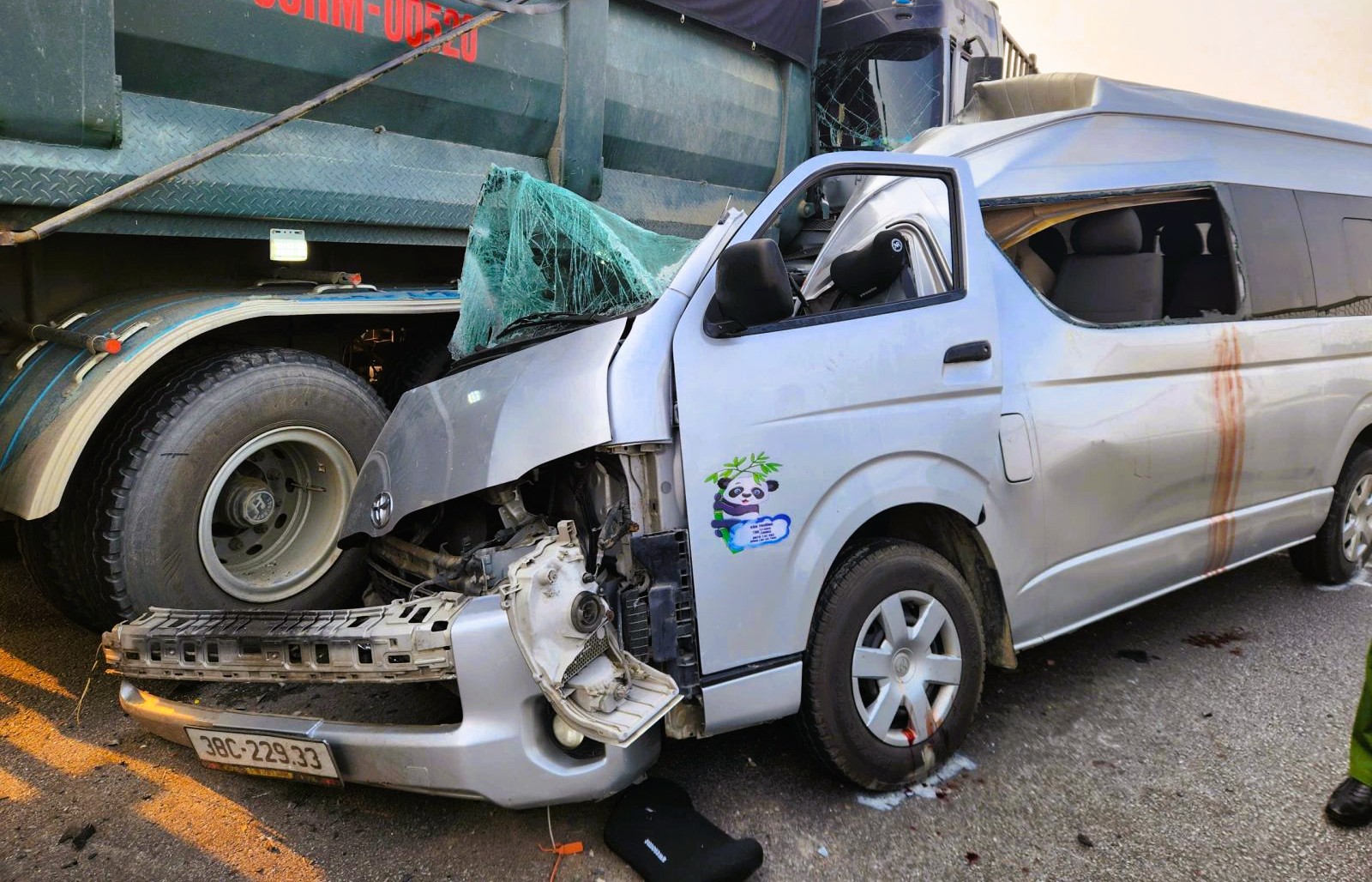 Khởi tố vụ tai nạn thảm khốc tr&ecirc;n cao tốc khiến 4 người chết, 5 người bị thương- Ảnh 1.