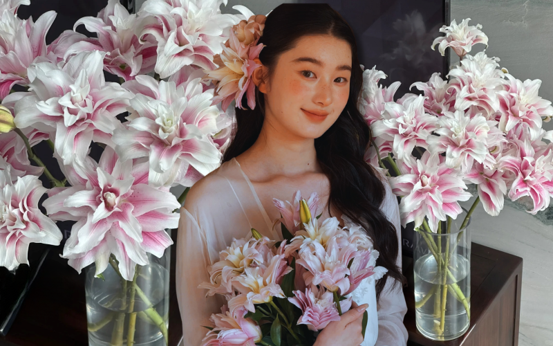 Cắm b&igrave;nh hoa b&aacute;ch hợp Isabella "đẹp như tranh" ng&agrave;y Tết: B&iacute; k&iacute;p dưỡng hoa nở đều, tươi l&acirc;u cả th&aacute;ng chỉ nhờ thứ n&agrave;y- Ảnh 1.