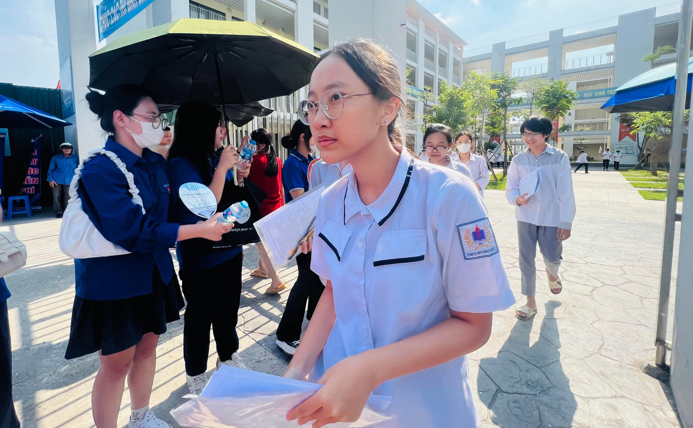 Nhiều địa phương c&ocirc;ng bố m&ocirc;n thi thứ ba tuyển sinh lớp 10, học sinh H&agrave; Nội thấp thỏm chờ- Ảnh 1.